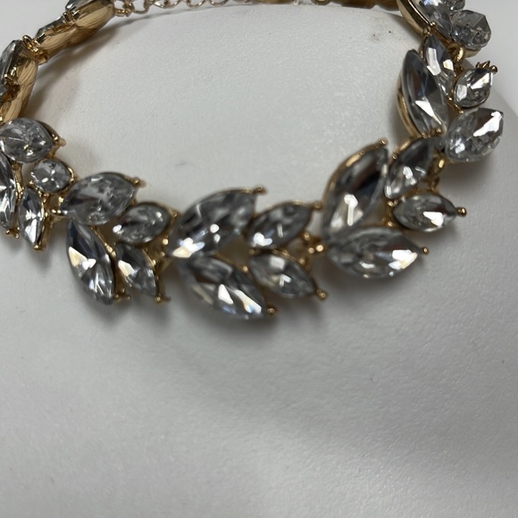 💦NWT Guess/Marciano Rhinestone Bracelet - Picture 2 of 8